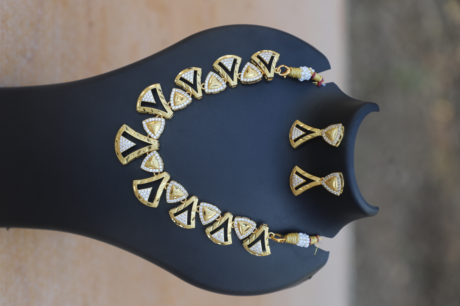 Exquisite Necklace Set - 9489