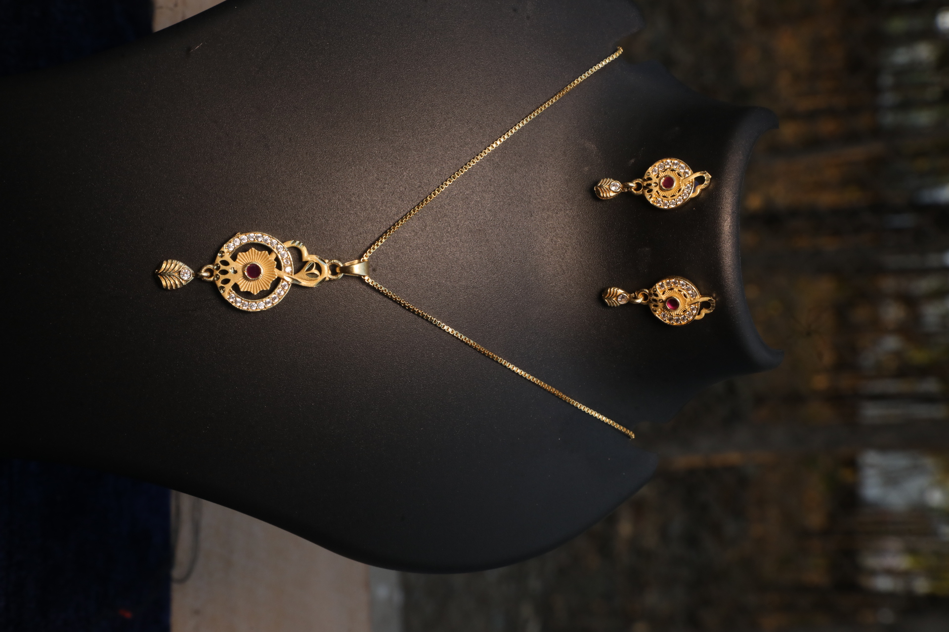 Exquisite Necklace Set - 9521