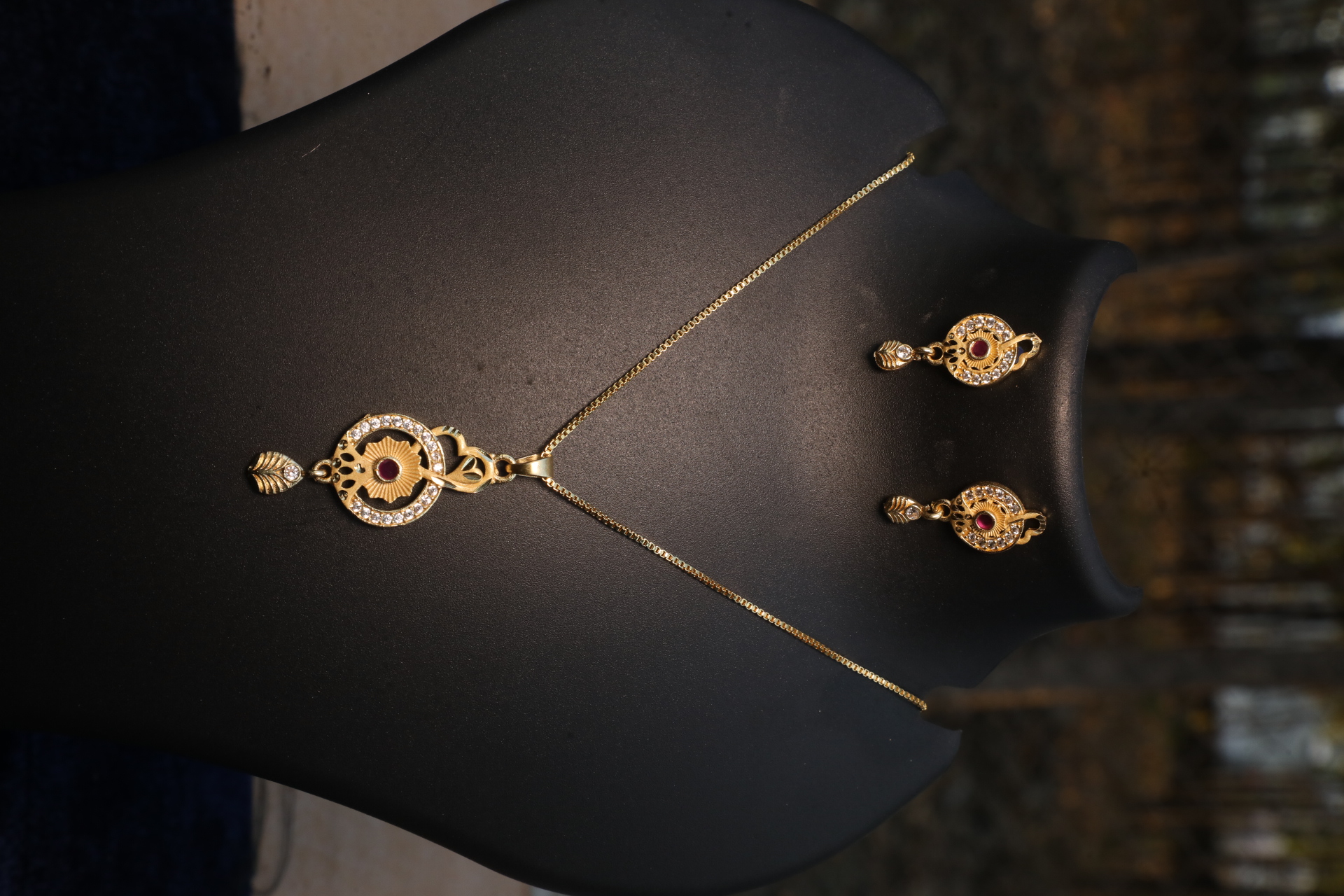 Exquisite Necklace Set - 9522