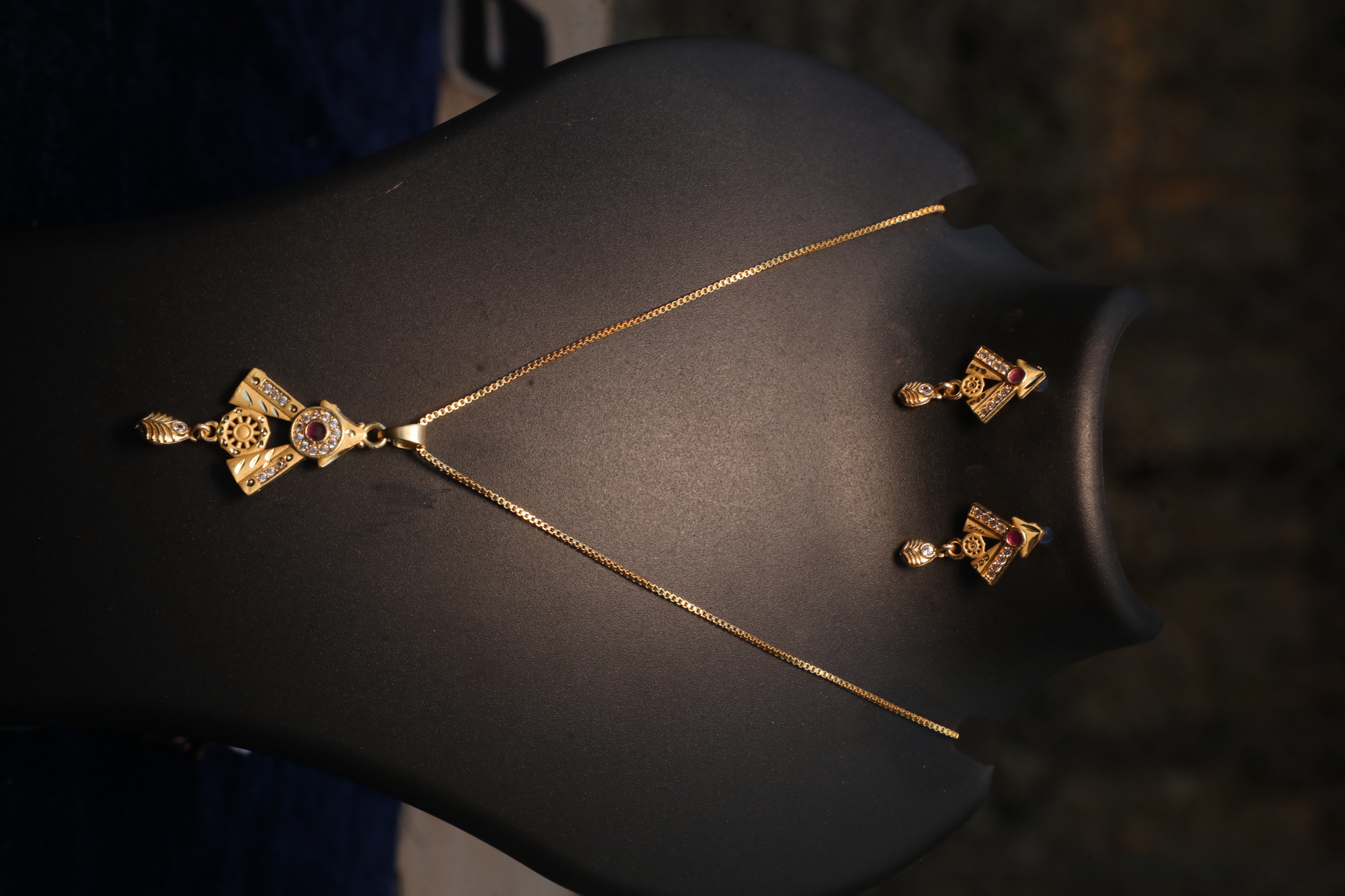 Exquisite Necklace Set - 9535