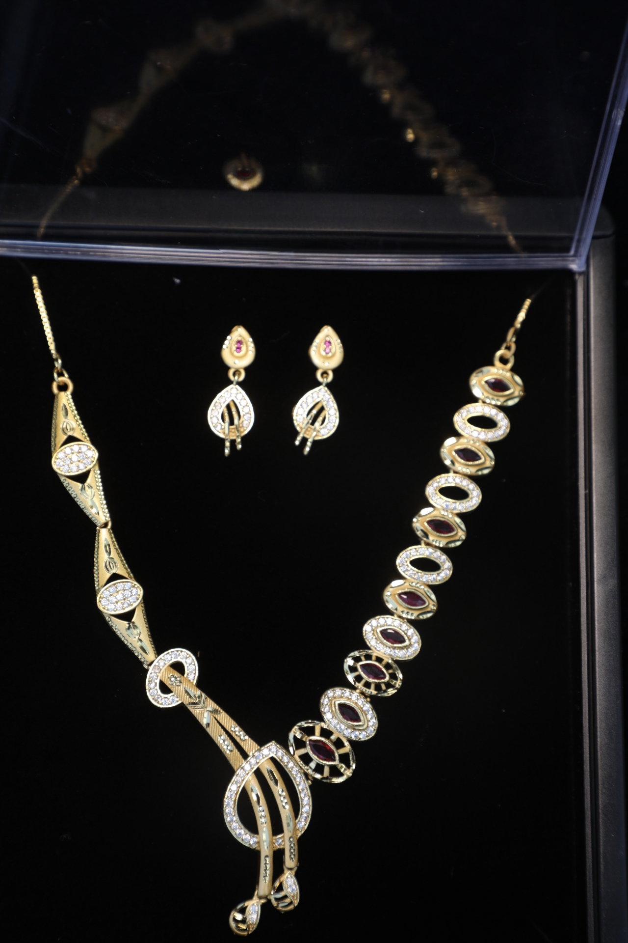 Exquisite Necklace Set - 9481